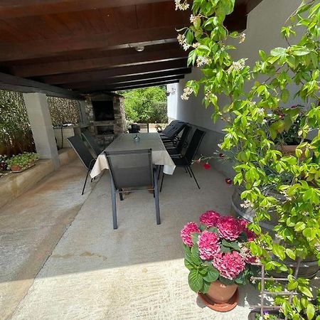 Apartman Varea Ližnjan Екстериор снимка