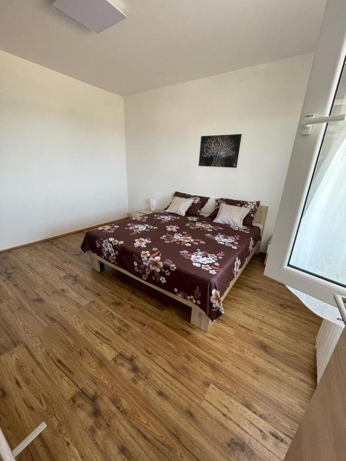 Apartman Varea Ližnjan Екстериор снимка