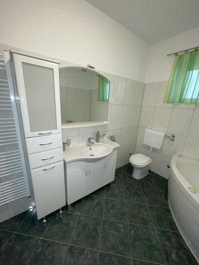 Apartman Varea Ližnjan Екстериор снимка