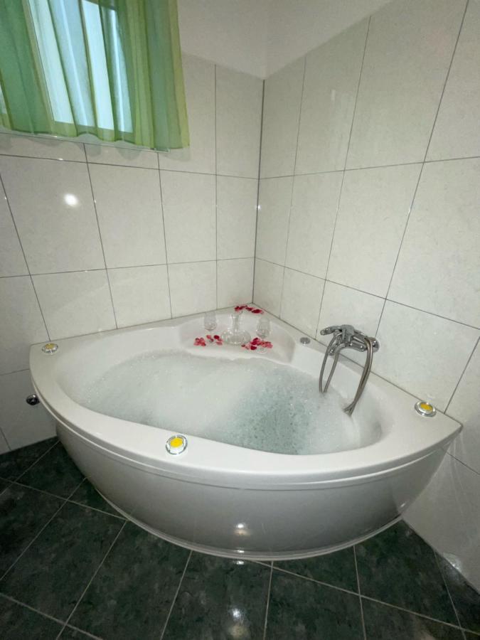 Apartman Varea Ližnjan Екстериор снимка