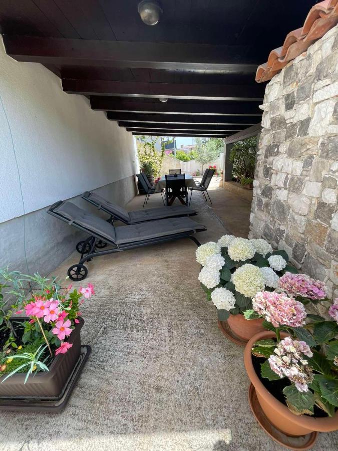 Apartman Varea Ližnjan Екстериор снимка
